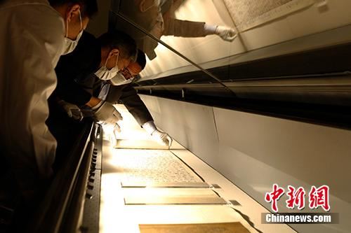 《八十七神仙卷》布展现场。央美供图 点击进入下一页