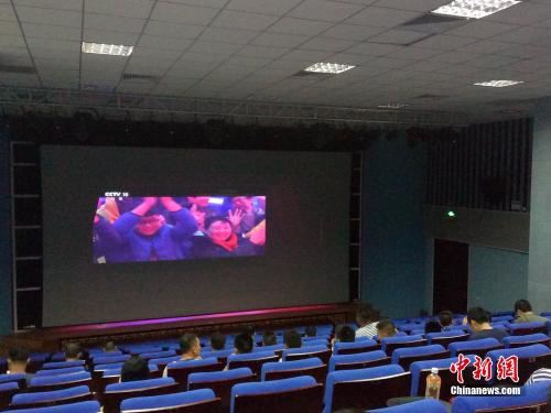 图为永兴岛上的电影院。中国新闻网记者 马学玲 摄 点击进入下一页