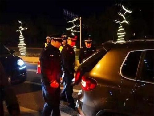 09000714867232918_8.jpg 09000714867232918_8.jpg