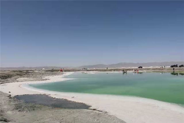 海边的沙滩

描述已自动生成