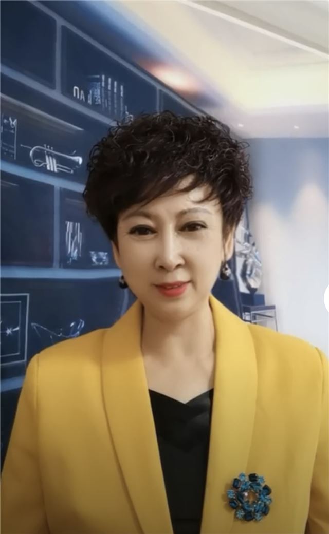 年轻的人

低可信度描述已自动生成