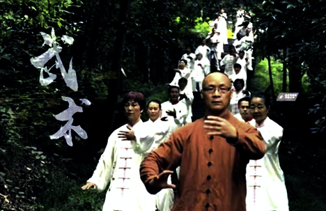 图片包含 户外, 人, 草, 男人

描述已自动生成