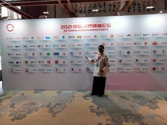 电脑萤幕画面

中度可信度描述已自动生成