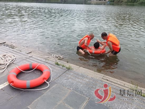 10165953639355801_92.jpg 10165953639355801_92.jpg